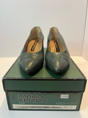 MAUD FRIZON Paris Green Textured Leather Pumps
